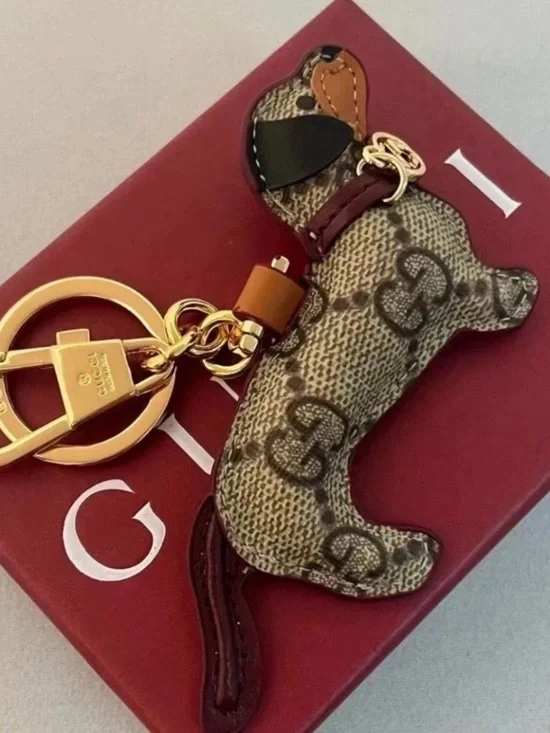 Gucci Brown/Beige Monogram Dachshund Dog Key Chain Gold Hardware New With Box - Picture 1 of 3
